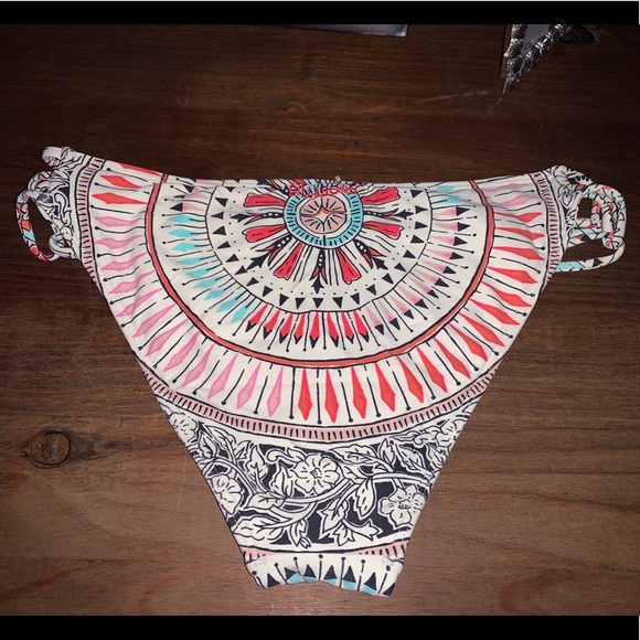 🌺BillaBong Reversible Bikini Bottom - Picture 3 of 7